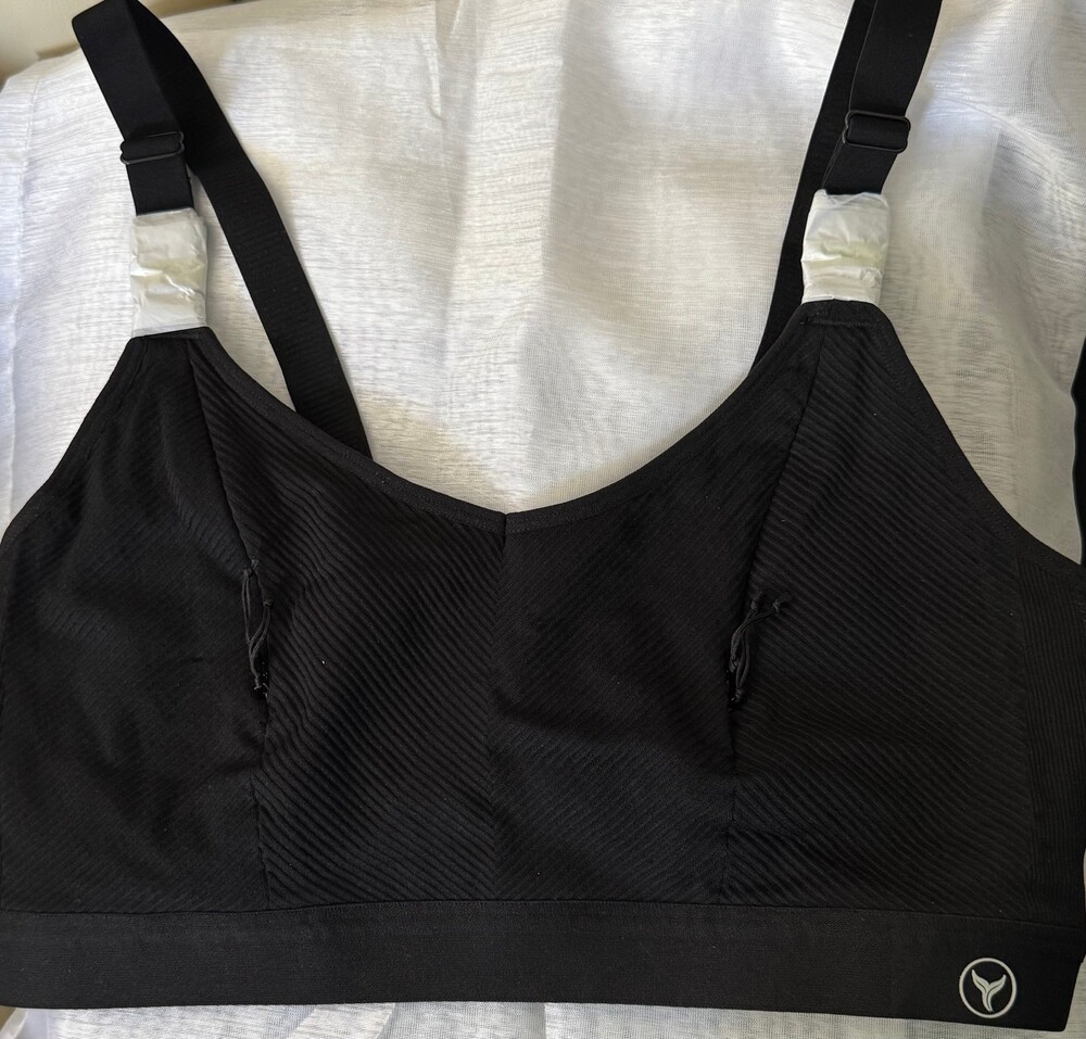 Hofish Black Nylon Spandex Sports Bra Size Large Adjustable Straps